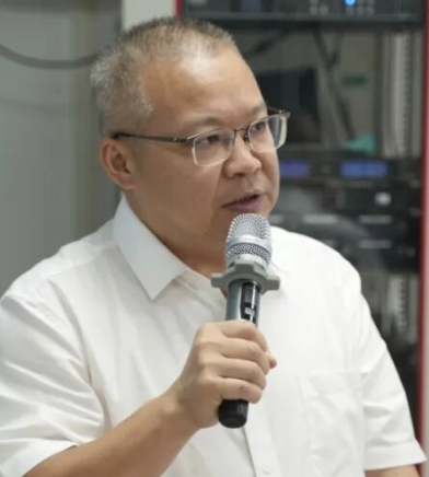 周代偉
